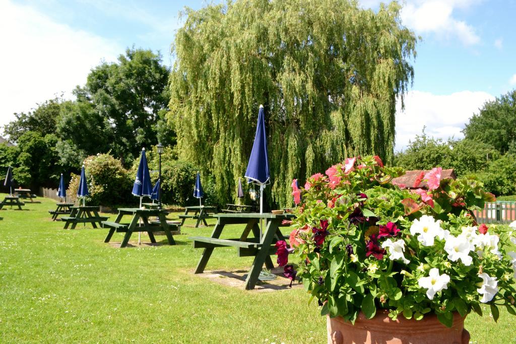 The Highwayman Hotel Kidlington Kültér fotó